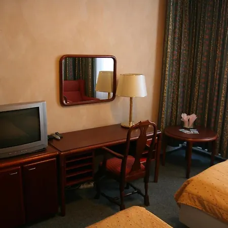 ホテル Alfacentrum 3*